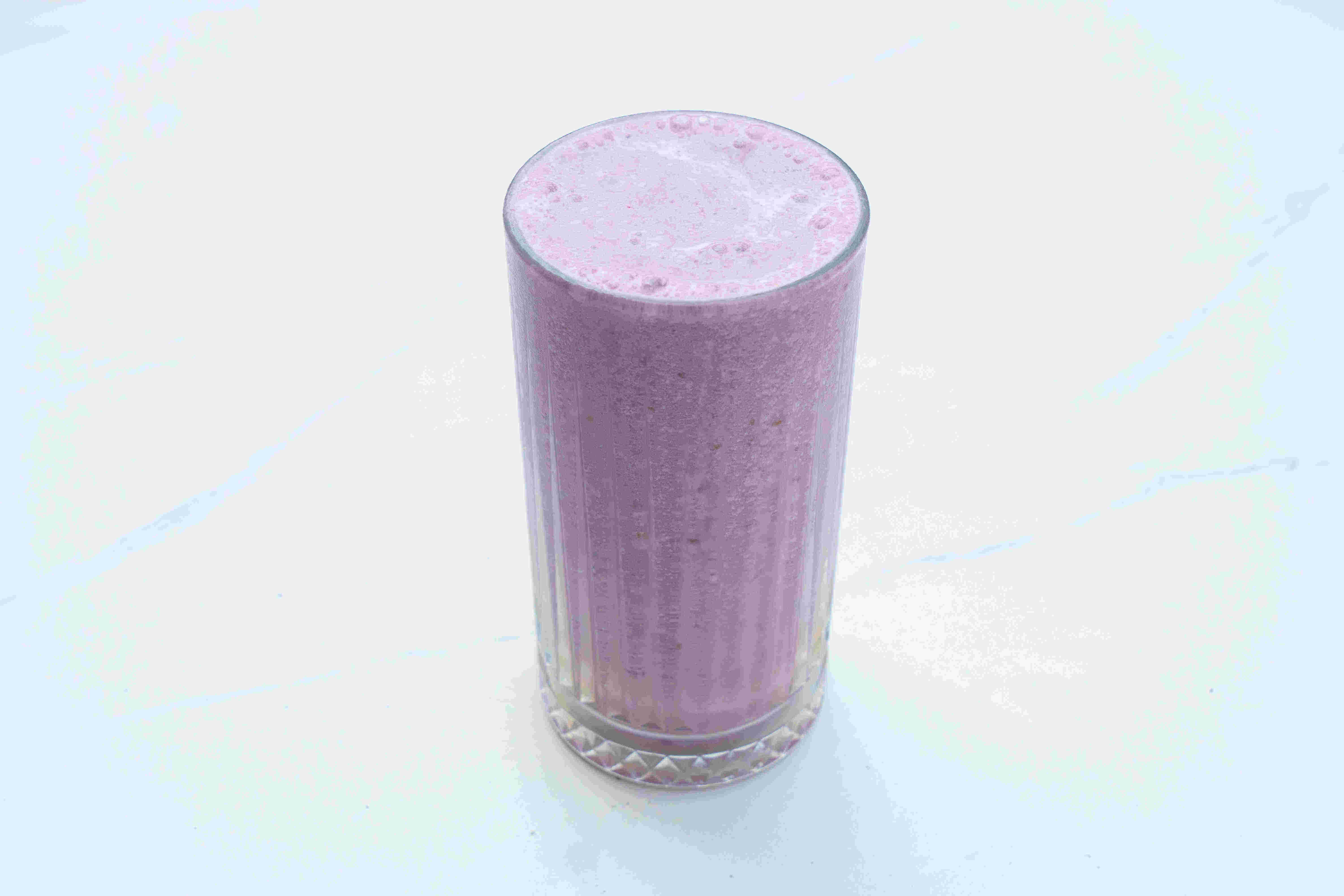 BLACKBERRY PEANUT BUTTER SHAKE